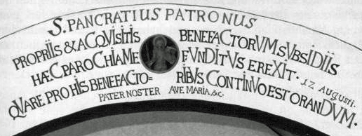Chronogramm mit ältester St. Pankratius-Darstellung im Triumpfbogen am Chor 1724
