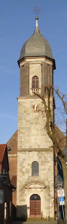 Kirchturm der St. Pankratius-Kirche