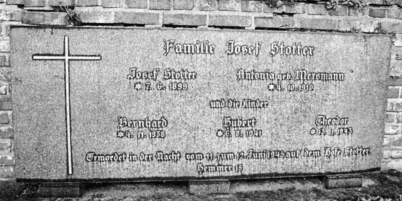 Die Aufnahme zeigt den Grabstein der Familie Stotter auf dem Rinkeroder Friedhof