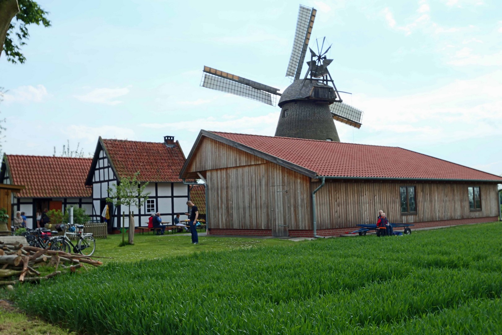 Bild  der besichtigten Mühle durch den Heimatverein Rinkerode.