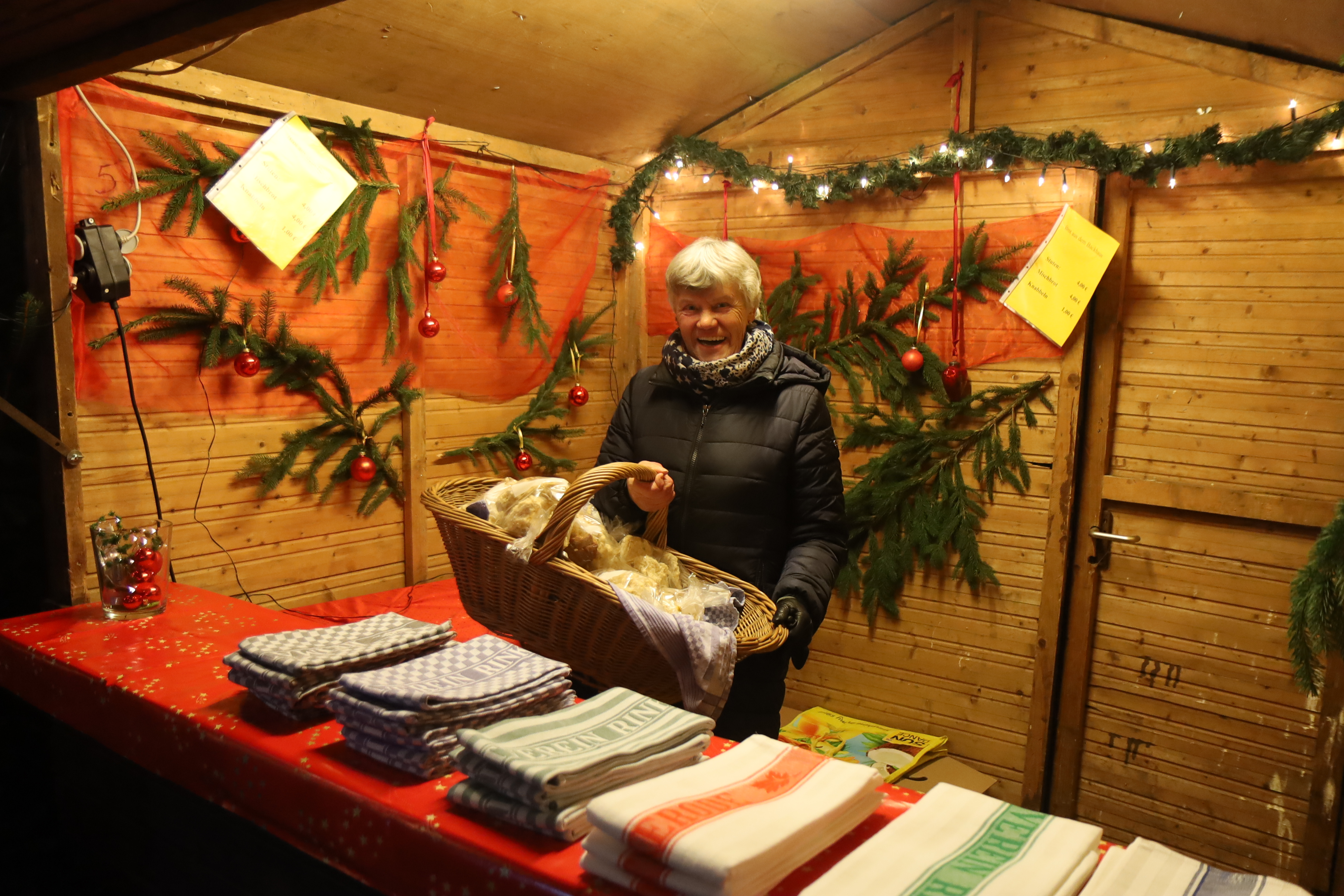 Bild  vom Brotverkauf des Heimatvereins Rinkerode